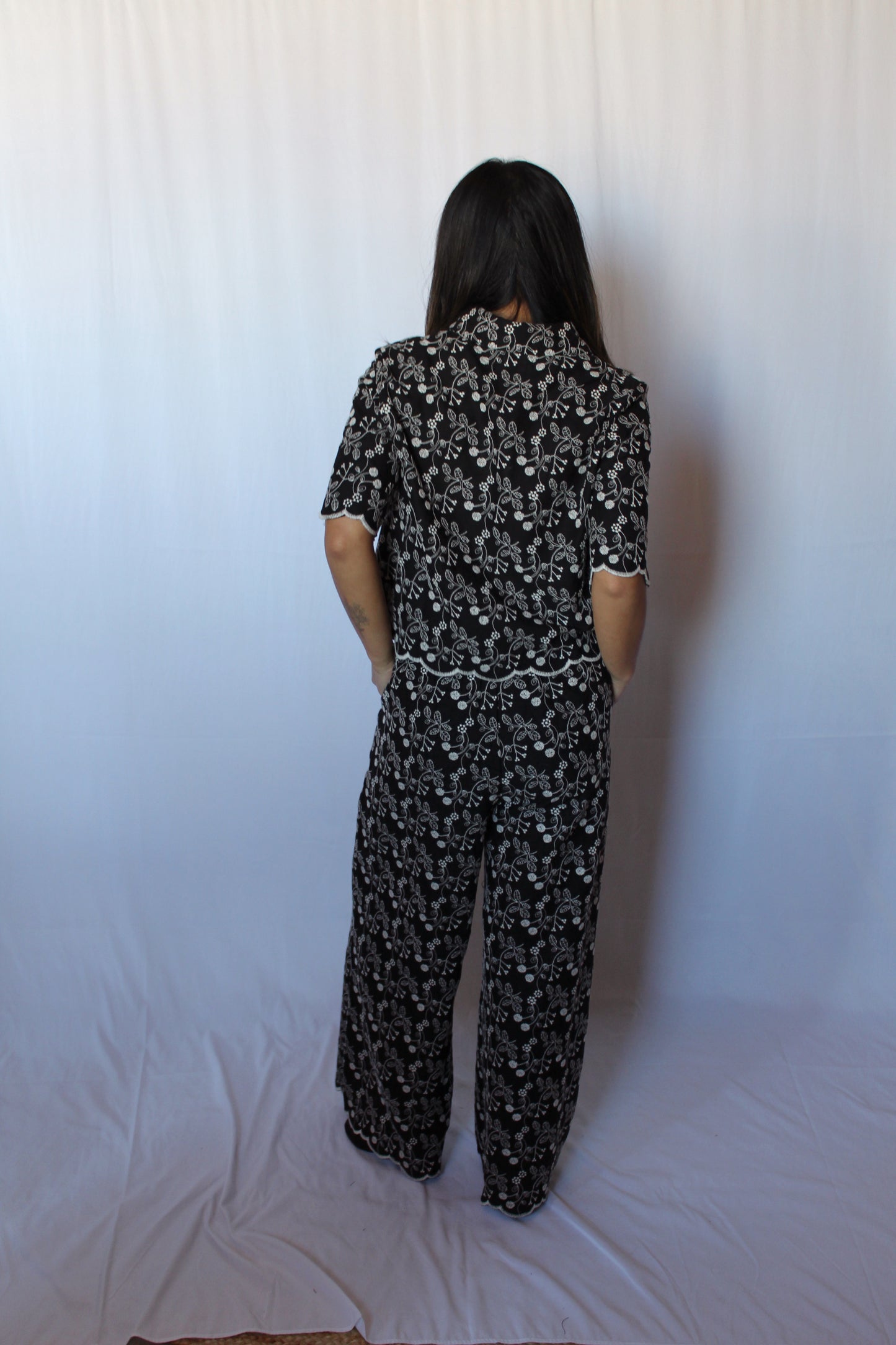 Stella Embroidered Set With Scallop Hem